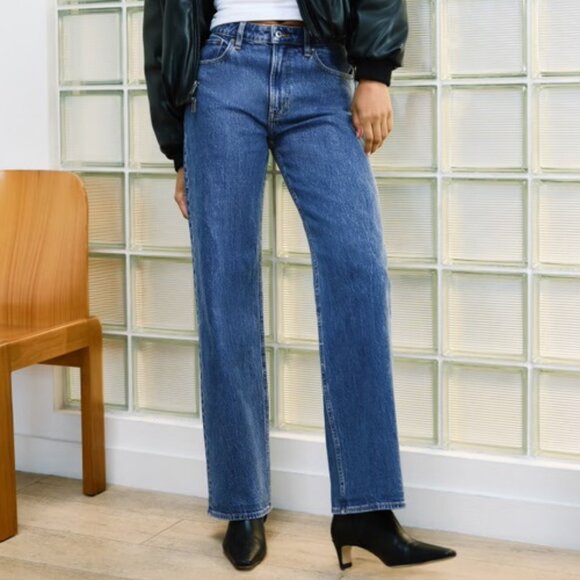 NWT Abercrombie & Fitch Curve Love 90's Relax High Rise Light Wash Jeans Size 27 - Picture 1 of 15